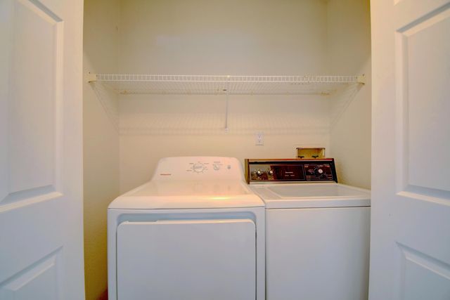 6908 Sweetbrier Avenue NW, Albuquerque, NM 87120