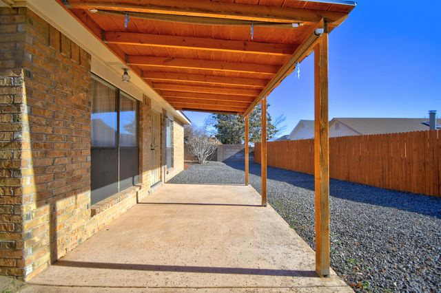 6908 Sweetbrier Avenue NW, Albuquerque, NM 87120