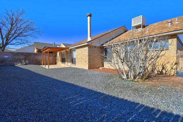 6908 Sweetbrier Avenue NW, Albuquerque, NM 87120