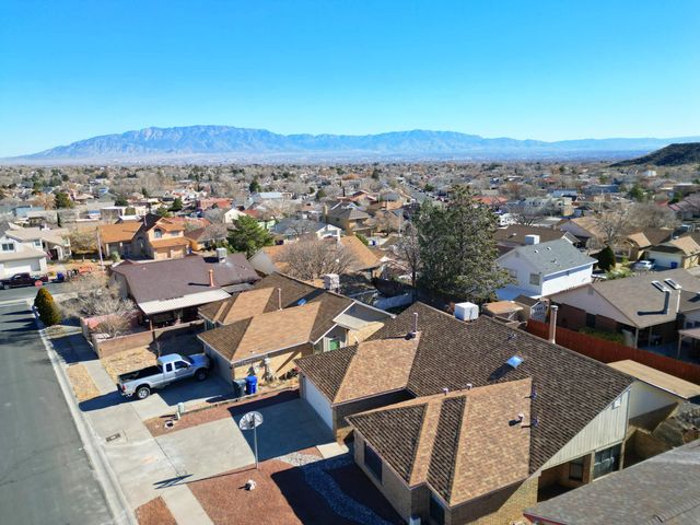 6908 Sweetbrier Avenue NW, Albuquerque, NM 87120