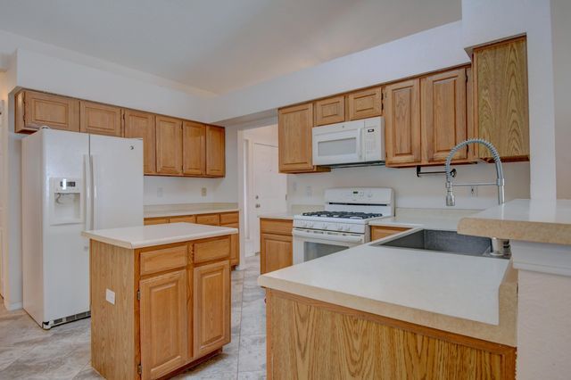 6908 Sweetbrier Avenue NW, Albuquerque, NM 87120