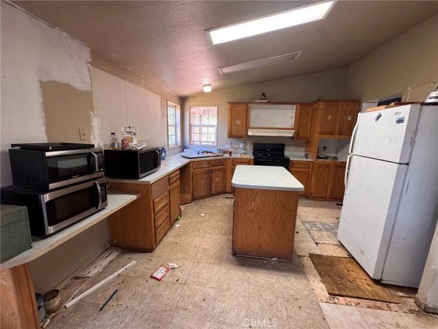 10703 Paradise Court, Kelseyville, CA 95451