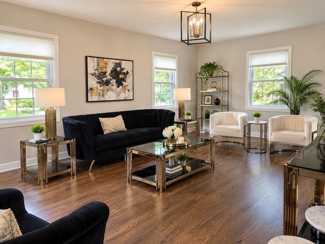933 Country Lane, Buffalo Grove, IL 60089