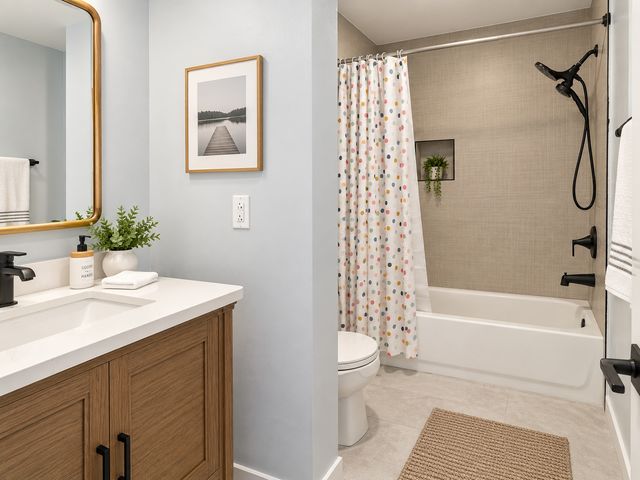 933 Country Lane, Buffalo Grove, IL 60089