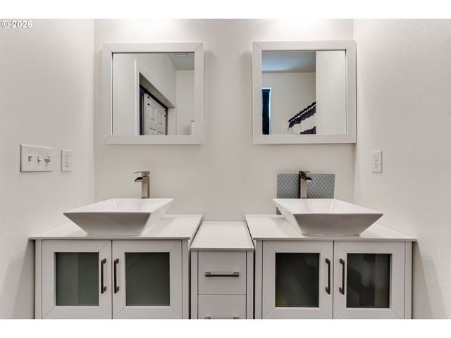 1332 Se STRONG Ave, Roseburg, OR 97470