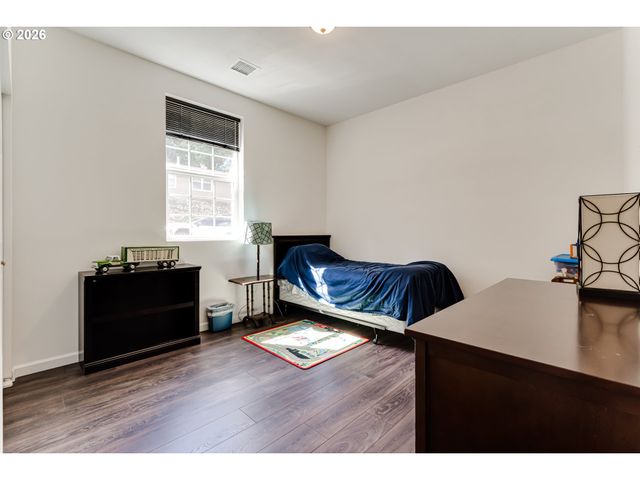 1332 Se STRONG Ave, Roseburg, OR 97470