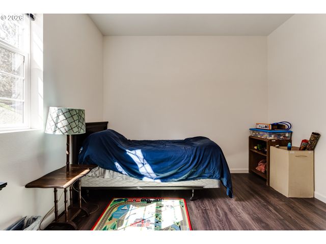 1332 Se STRONG Ave, Roseburg, OR 97470