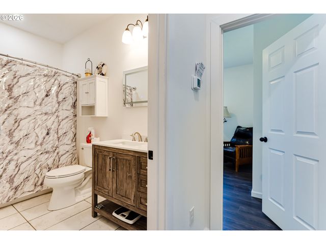 1332 Se STRONG Ave, Roseburg, OR 97470