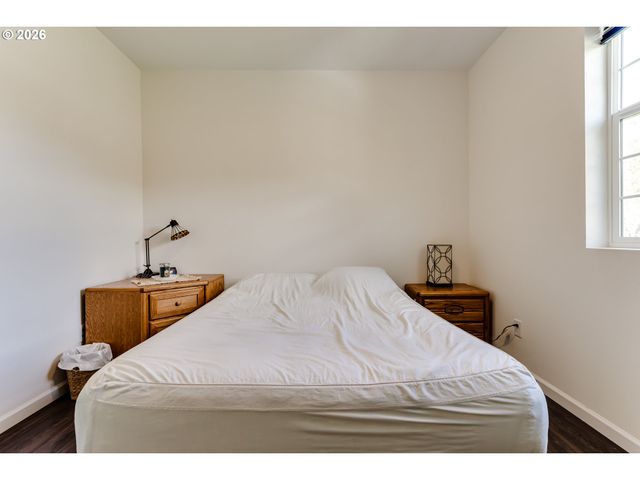 1332 Se STRONG Ave, Roseburg, OR 97470