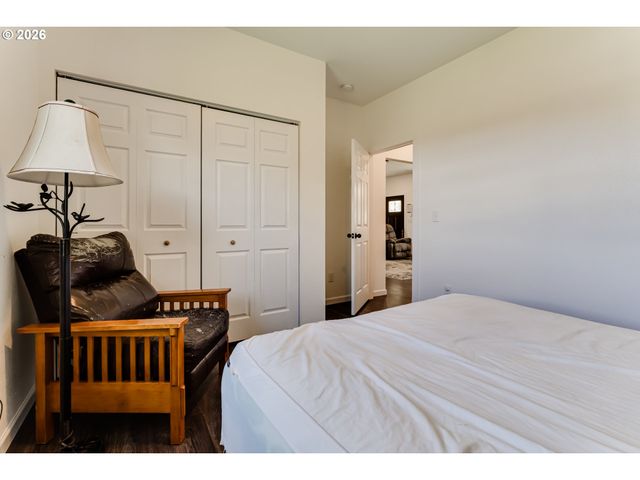 1332 Se STRONG Ave, Roseburg, OR 97470