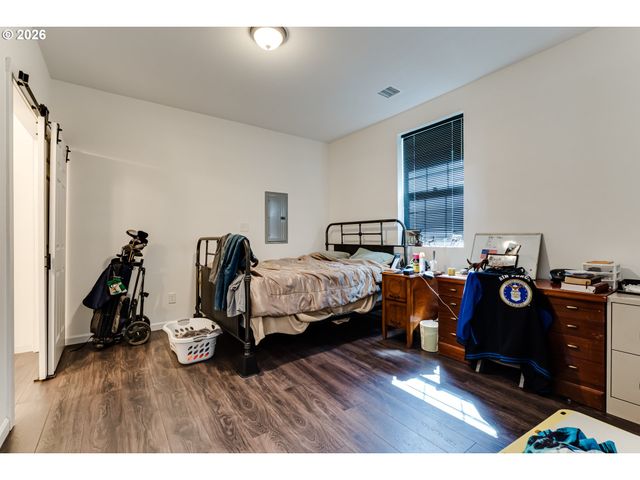 1332 Se STRONG Ave, Roseburg, OR 97470