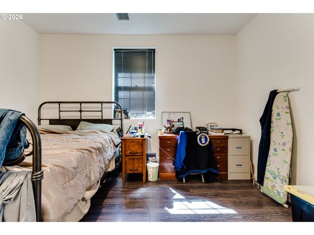 1332 Se STRONG Ave, Roseburg, OR 97470