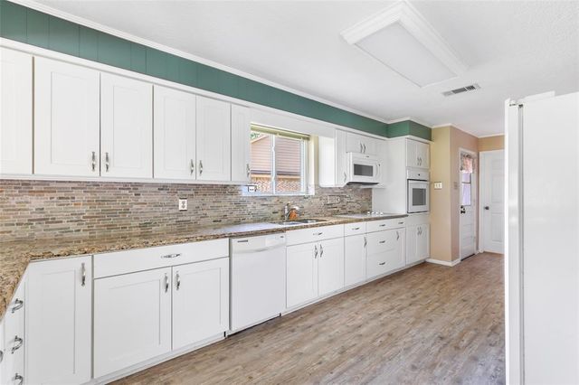 16027 Broadwater Drive, Crosby, TX 77532