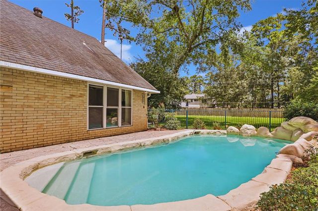 16027 Broadwater Drive, Crosby, TX 77532