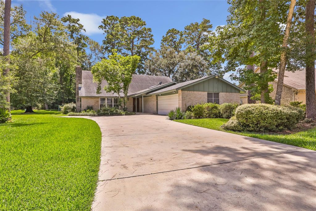 16027 Broadwater Drive, Crosby, TX 77532