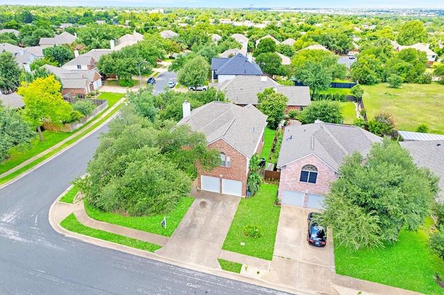 8613 Glen Canyon DR, Round Rock, TX 78681