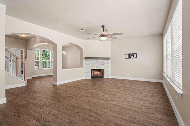 8613 Glen Canyon DR, Round Rock, TX 78681