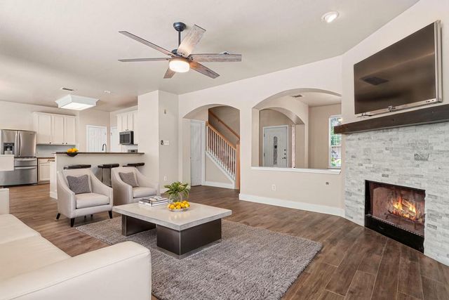 8613 Glen Canyon DR, Round Rock, TX 78681