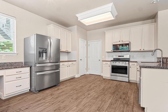 8613 Glen Canyon DR, Round Rock, TX 78681