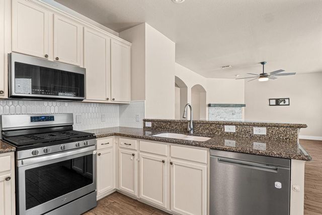 8613 Glen Canyon DR, Round Rock, TX 78681