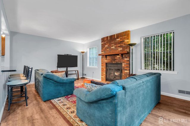 25 Paine Court, East Brunswick, NJ 08816