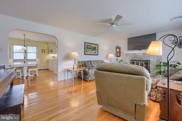 77 HIGHLAND DR, Lancaster, PA 17602