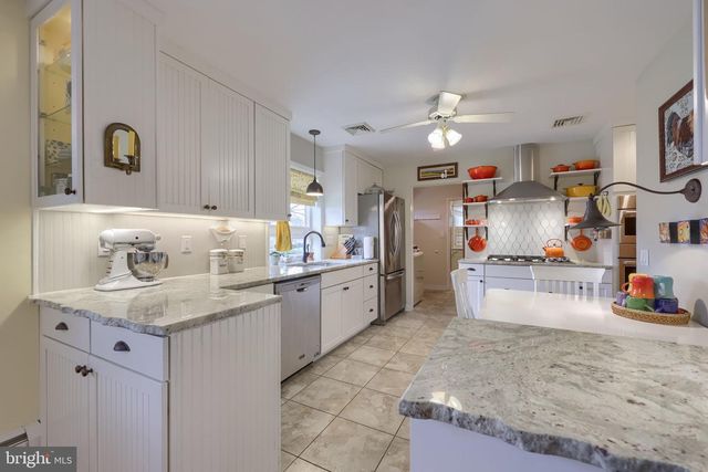 77 HIGHLAND DR, Lancaster, PA 17602