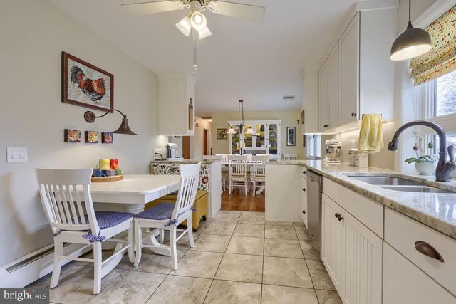 77 HIGHLAND DR, Lancaster, PA 17602