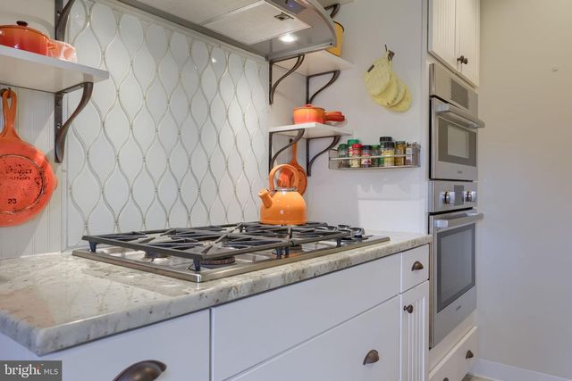 77 HIGHLAND DR, Lancaster, PA 17602