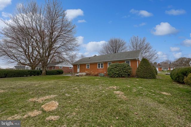 77 HIGHLAND DR, Lancaster, PA 17602