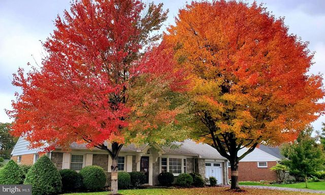 77 HIGHLAND DR, Lancaster, PA 17602
