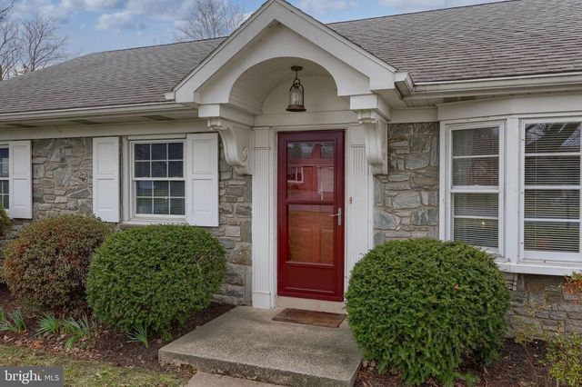 77 HIGHLAND DR, Lancaster, PA 17602