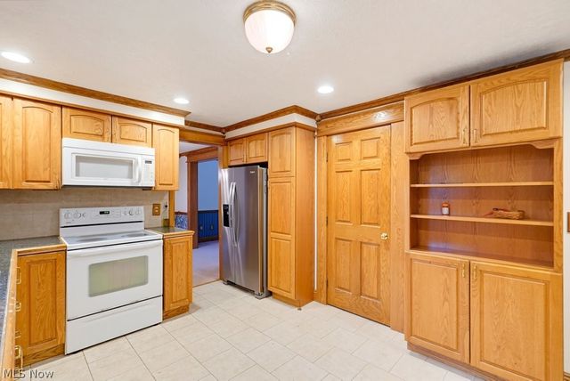 4209 Sunnyview Drive, Uniontown, OH 44685