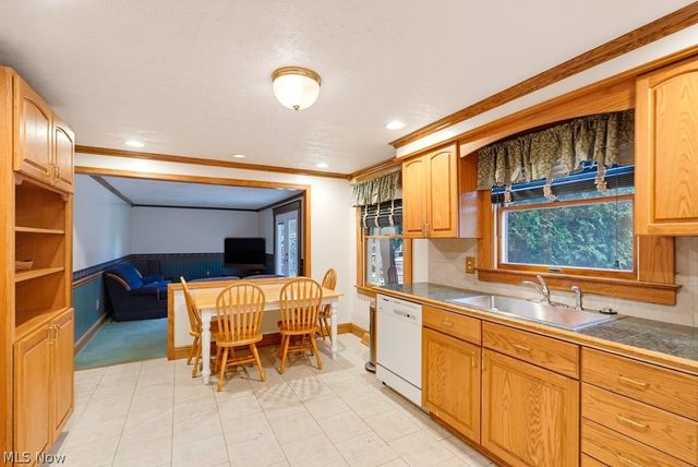 4209 Sunnyview Drive, Uniontown, OH 44685