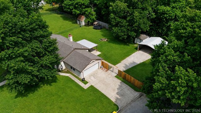 3637 E 143rd Street S, Bixby, OK 74008