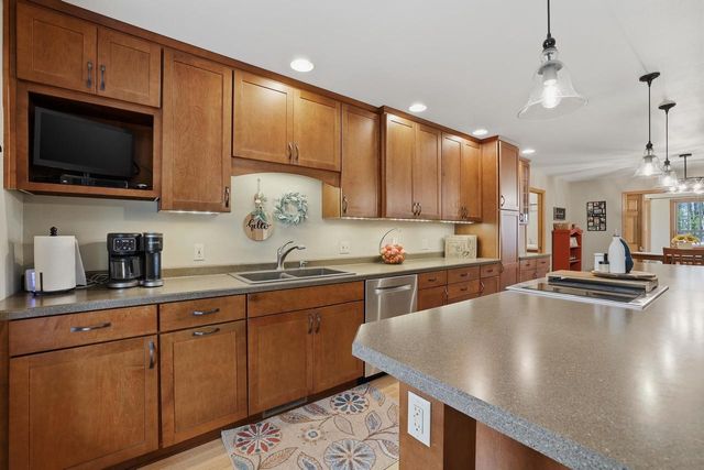E2040 CURTIS LANE, Iola, WI 54945