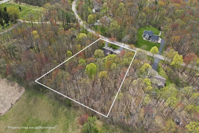 E2040 CURTIS LANE, Iola, WI 54945