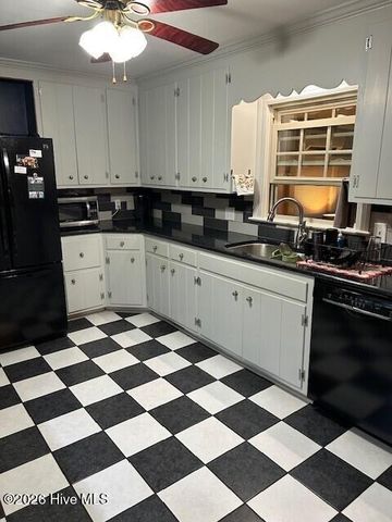 1110 Lakeside Drive NW, Wilson, NC 27896