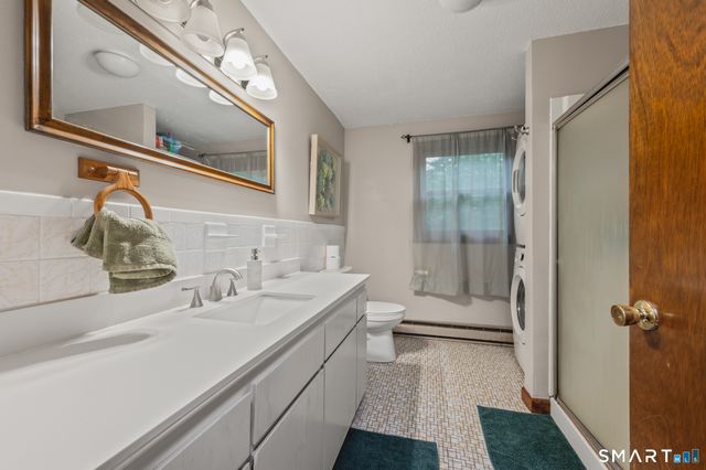 14 Jerome Avenue, Burlington, CT 06013