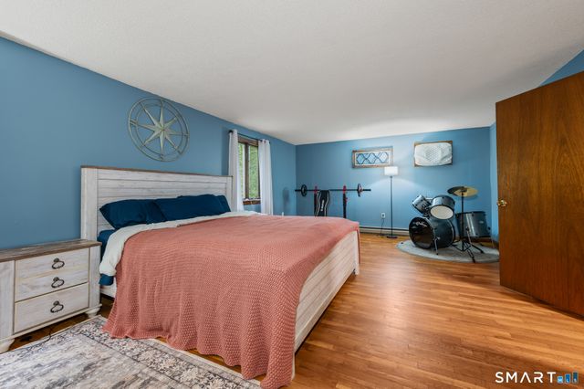 14 Jerome Avenue, Burlington, CT 06013