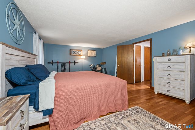 14 Jerome Avenue, Burlington, CT 06013