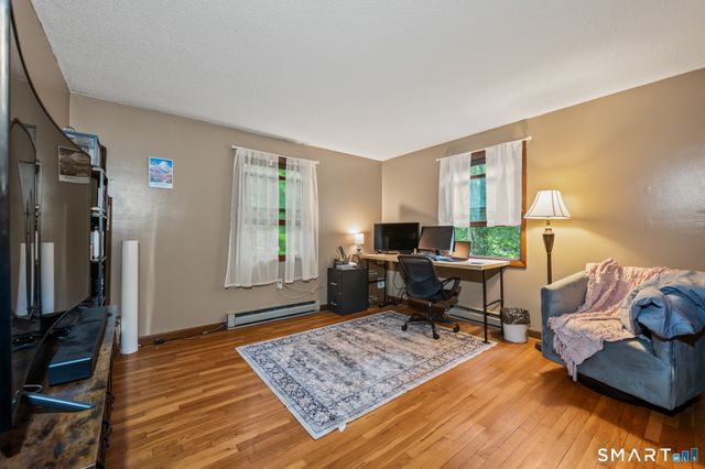 14 Jerome Avenue, Burlington, CT 06013