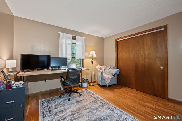 14 Jerome Avenue, Burlington, CT 06013