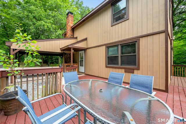 14 Jerome Avenue, Burlington, CT 06013