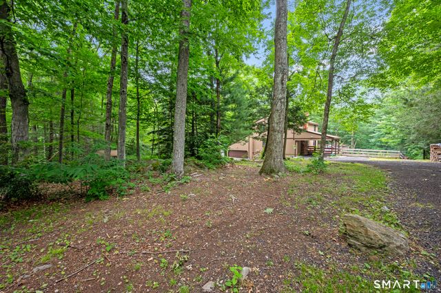 14 Jerome Avenue, Burlington, CT 06013