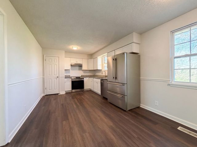 5148 Roxborough Dr, Hermitage, TN 37076