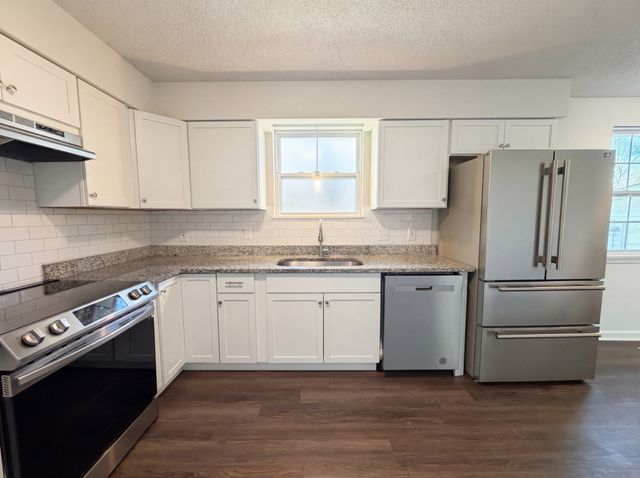 5148 Roxborough Dr, Hermitage, TN 37076