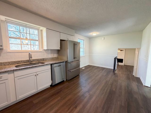 5148 Roxborough Dr, Hermitage, TN 37076