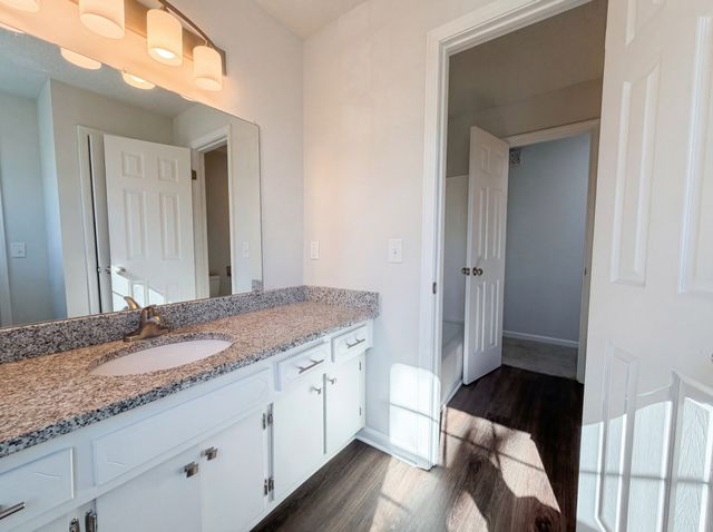 5148 Roxborough Dr, Hermitage, TN 37076