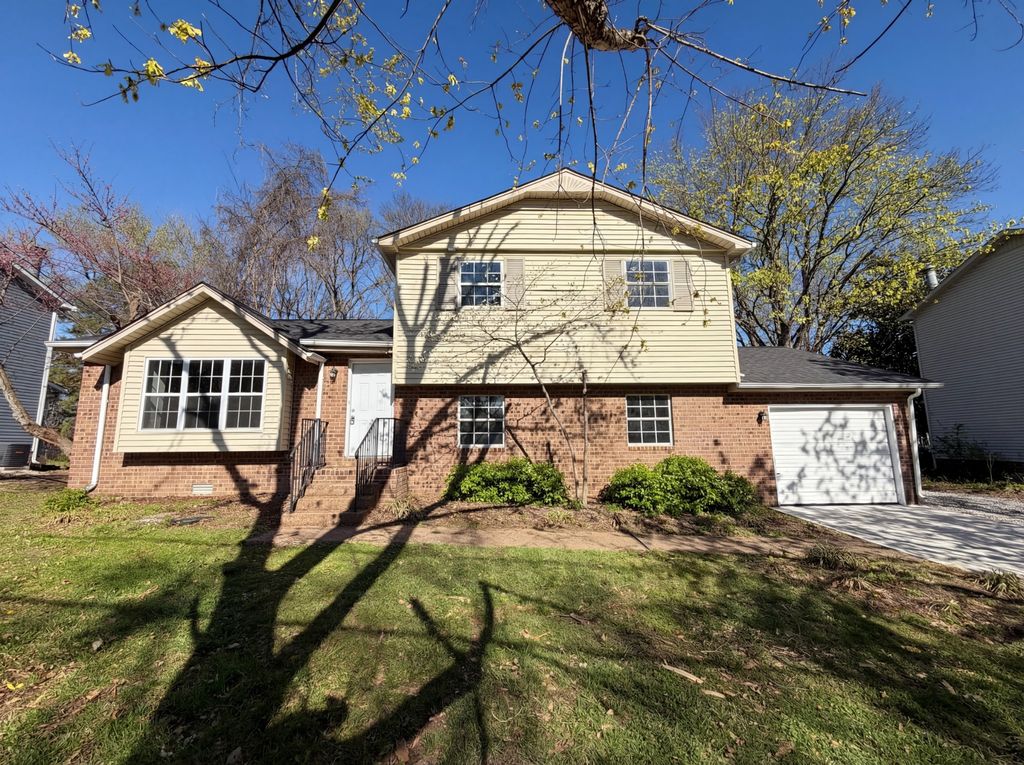 5148 Roxborough Dr, Hermitage, TN 37076